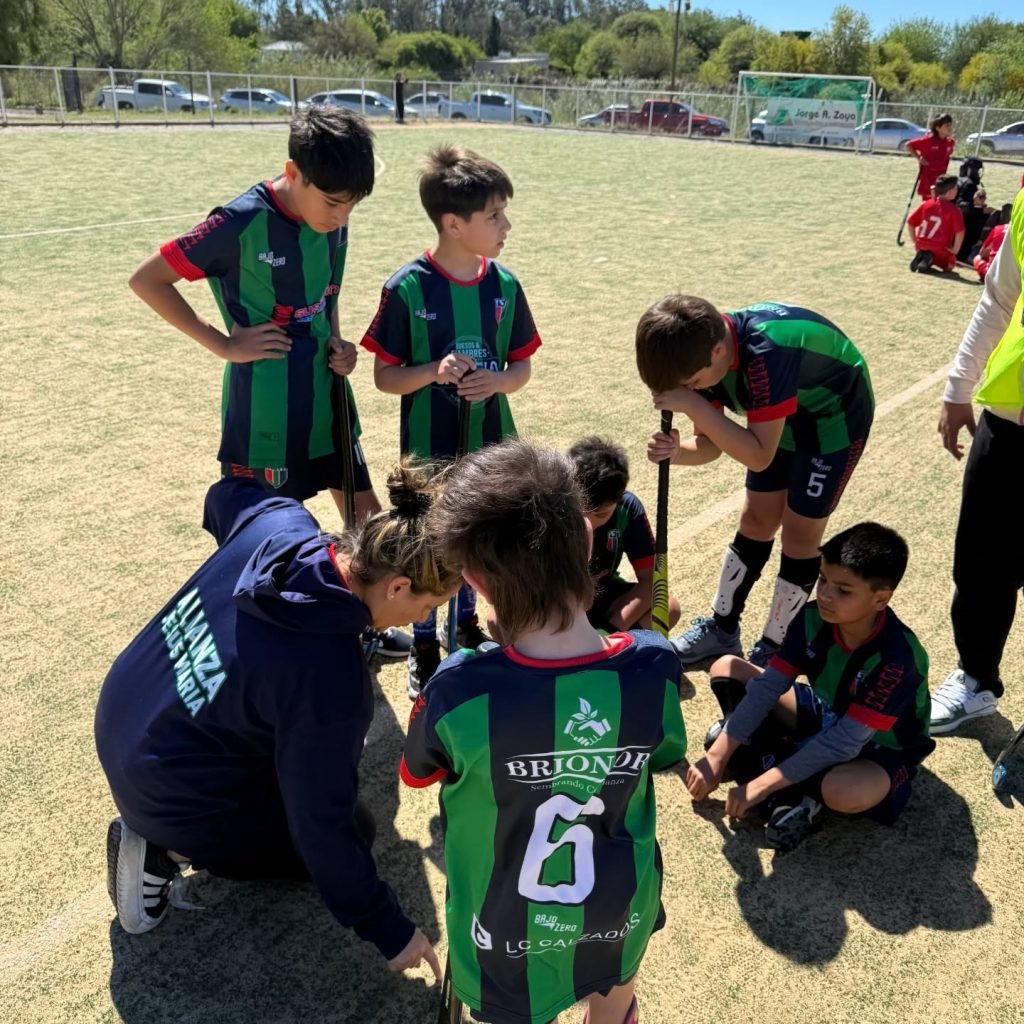 Equipo maculino inferiores de hockey de Alianza Jesús María