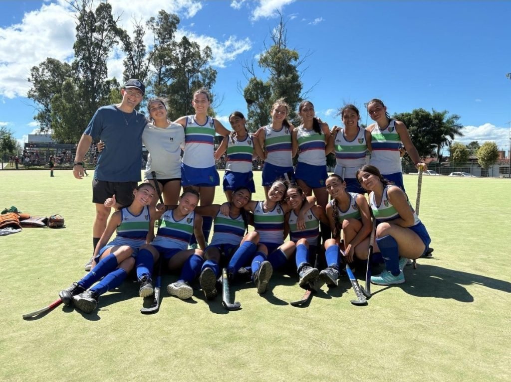 Plantel inferior femenino de hockey de Alianza Jesus Maria