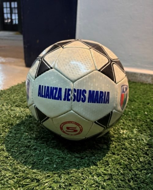 Pelota de fútbol de Alianza Jesús María