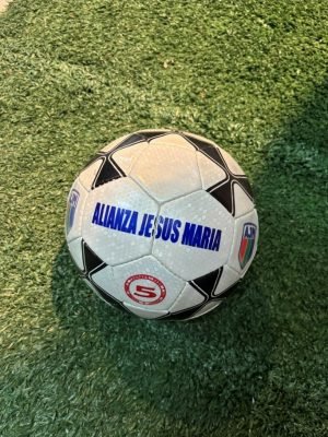 Pelota de fútbol de Alianza Jesús María